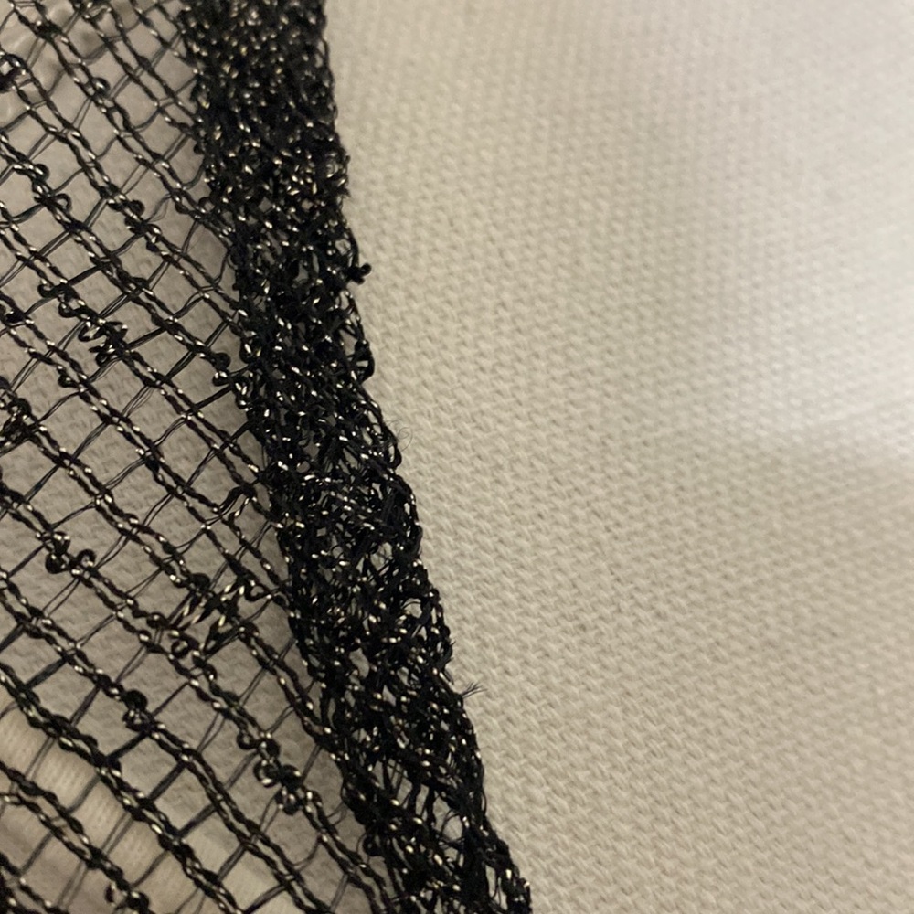 GORGEOUS Like New OSFM Elegant Black Fringe Shawl! - Picture 7 of 7